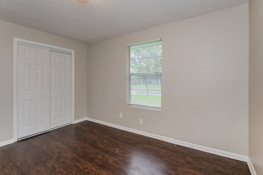 Building Photo - 304 Citizen St