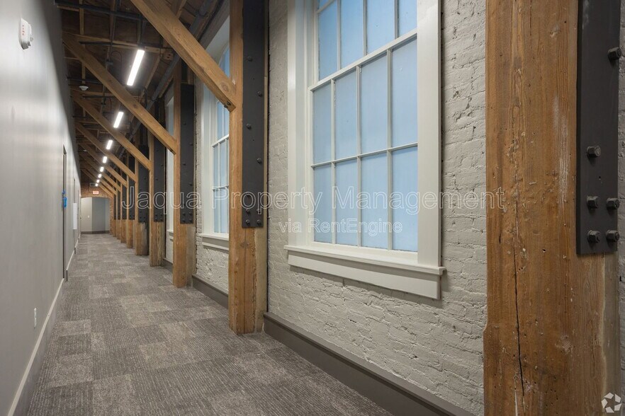 Building Photo - 231 N Rose St