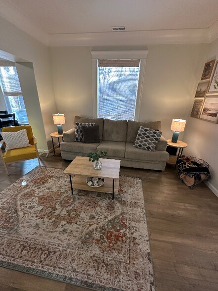 Building Photo - 421 S Prospect St