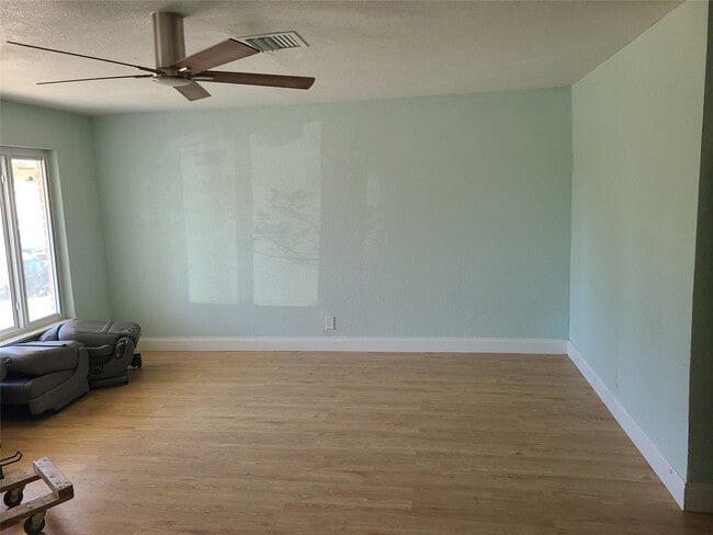 Building Photo - 1910 NW 60th Ave