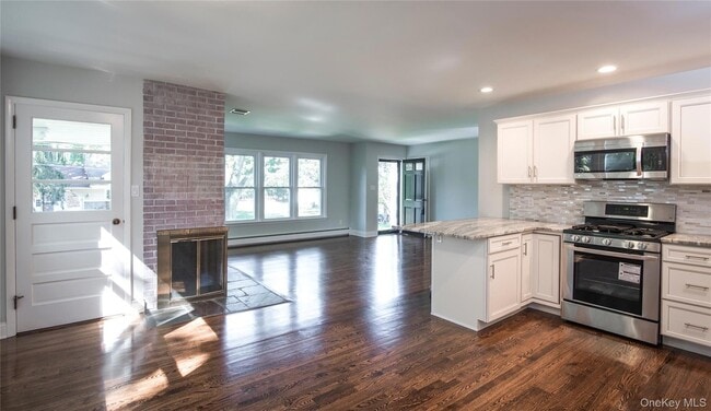 Building Photo - 16 Elmwood Dr