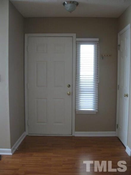 Building Photo - Room in Townhome on Sunpointe Dr