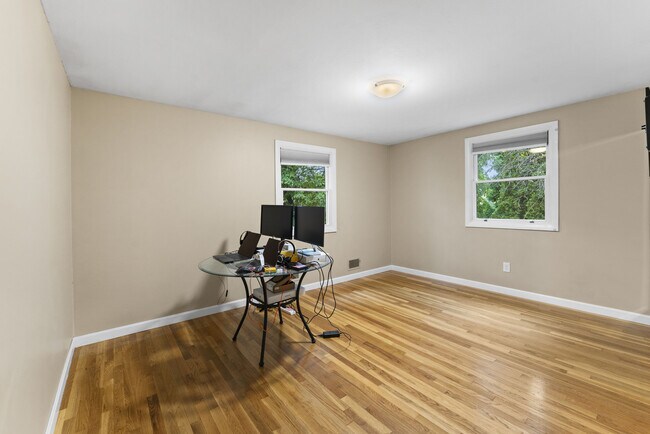 Building Photo - 35 Lanewood Ave