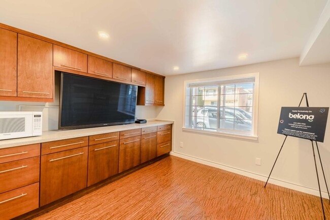 Building Photo - 653 St Francis Blvd