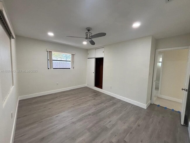 Building Photo - 16401 SW 100th Ct