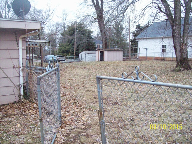 Building Photo - FARMINGTON - Historic downtown location / ...