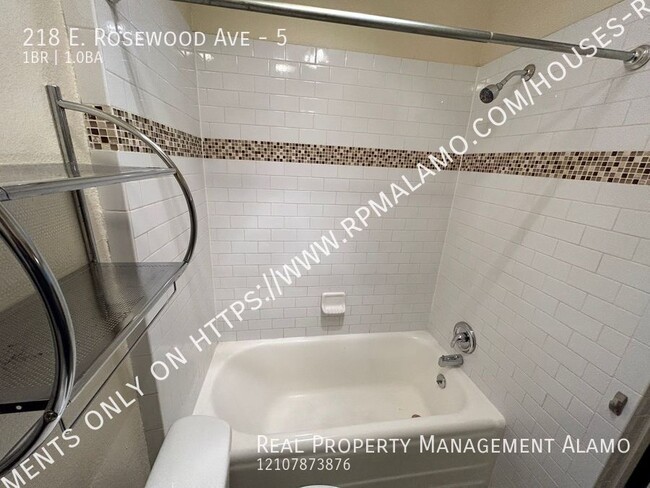 Building Photo - 218 E Rosewood Ave