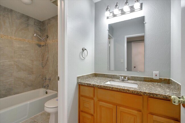 Building Photo - 280 Tradewinds Dr