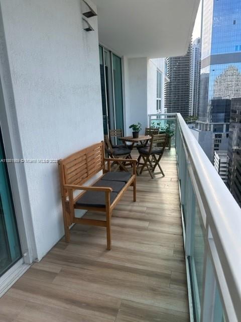 Building Photo - 950 Brickell Bay Dr