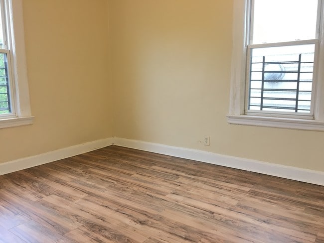 Building Photo - 164 Armstrong Ave