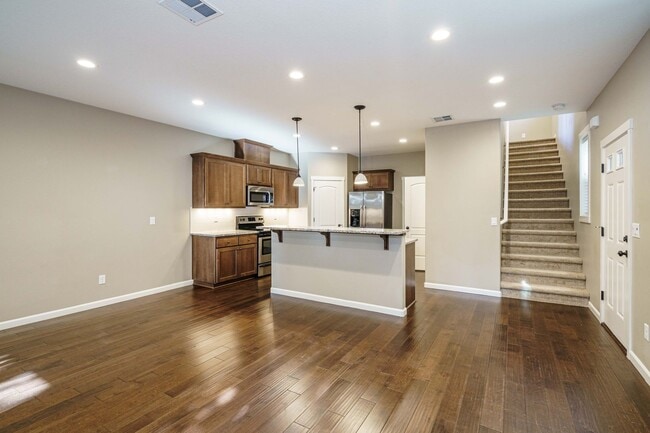 Building Photo - Beautiful Single-Level Home | 3 Bed, 2.5 B...