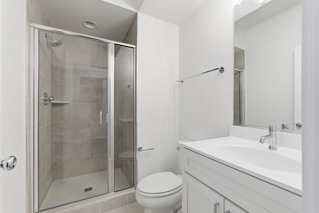 Building Photo - Beautiful 4 BR/4.5 BA EOG Townhome in Laurel!