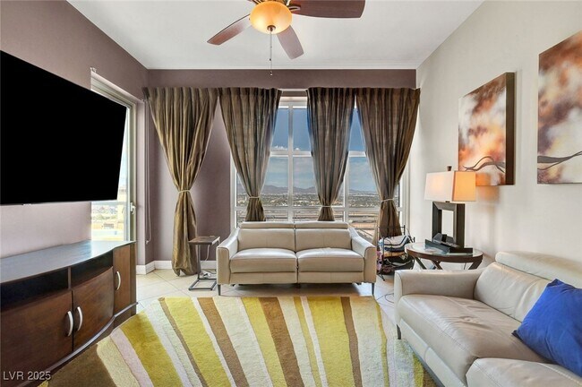 Building Photo - 150 S Las Vegas Blvd