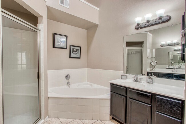 Building Photo - 12561 Paseo Alegre Dr