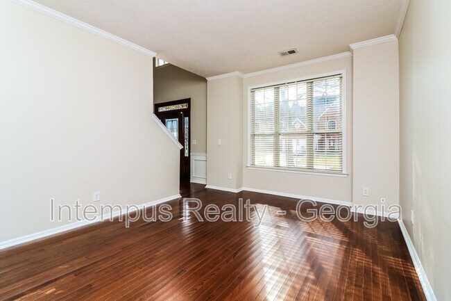 Building Photo - 3620 Bancroft Main NW