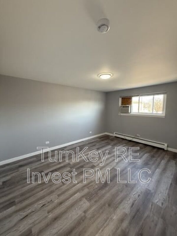 Building Photo - 1685 Harbor Ave