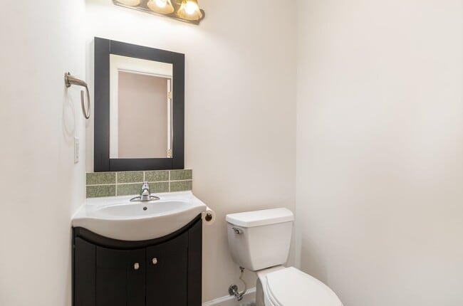 Building Photo - 3 bedroom townhouse in Carlisle