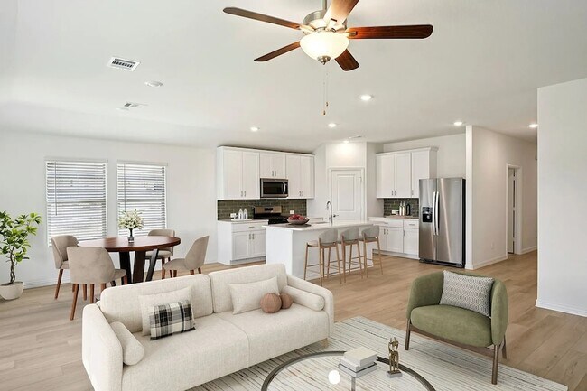 Building Photo - 704 Edgehurst Dr