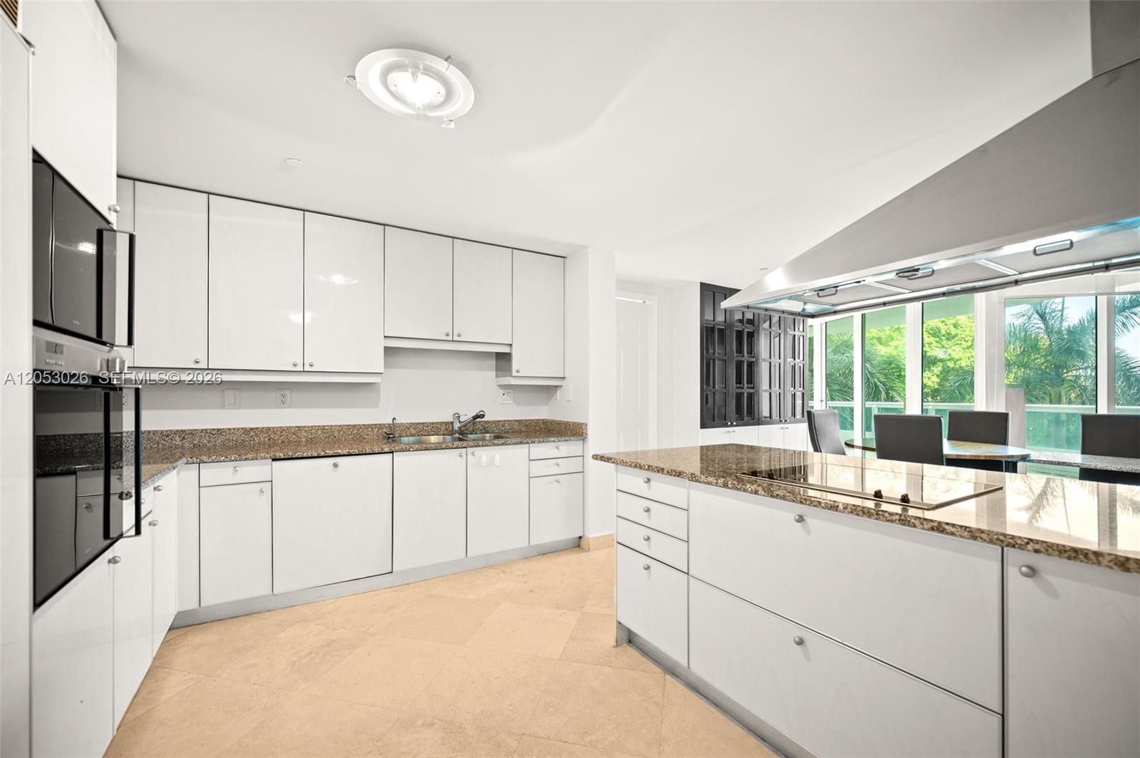 Building Photo - 1643 Brickell Ave