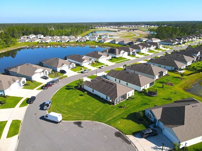 Building Photo - GORGEOUS 5 Bed 4 Bath 3 Car Garage HOME w COMMUNITY POOL for RENT!