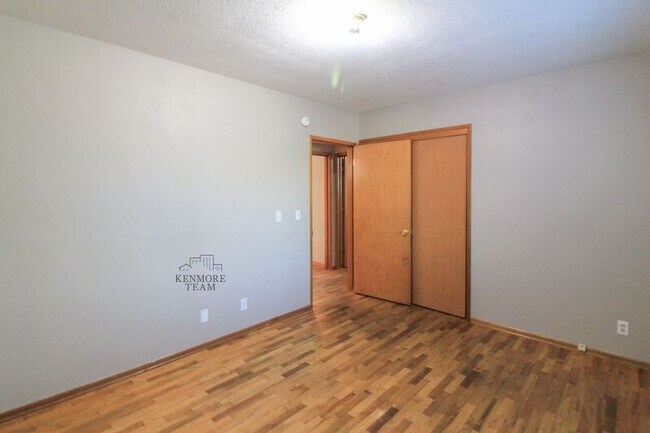 Building Photo - 1810 S Sharron St