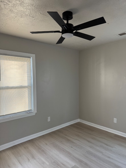 Building Photo - 1846 North Ave NW