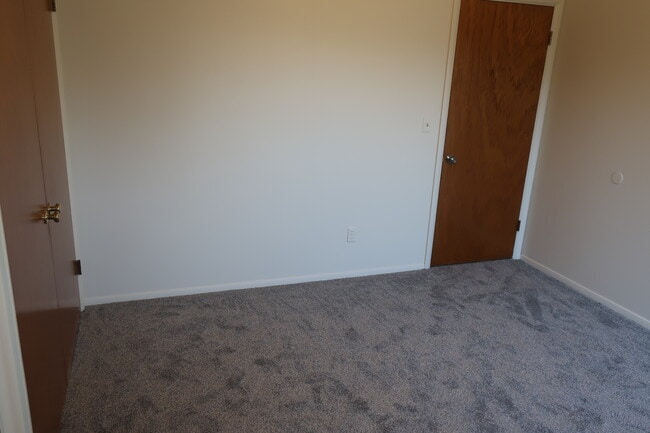 Building Photo - 121 N Miller St