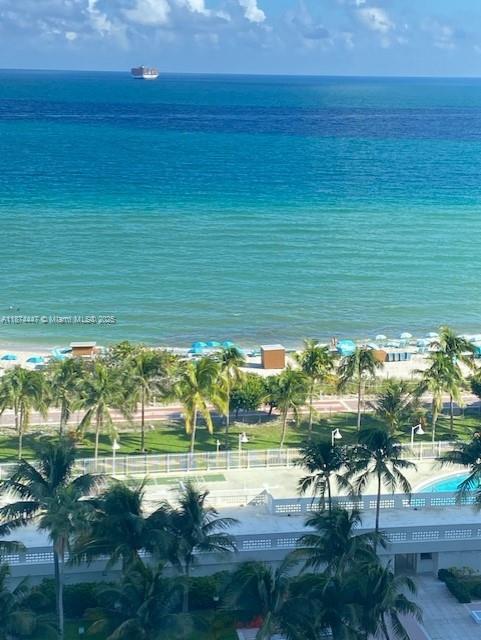 Building Photo - 2899 Collins Ave