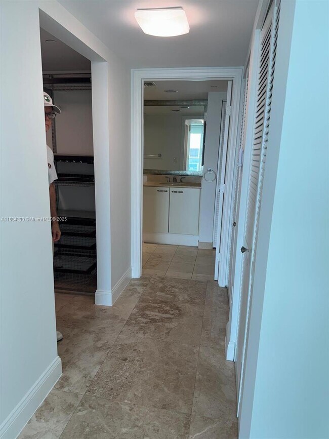 Primary Photo - 2101 Brickell Ave