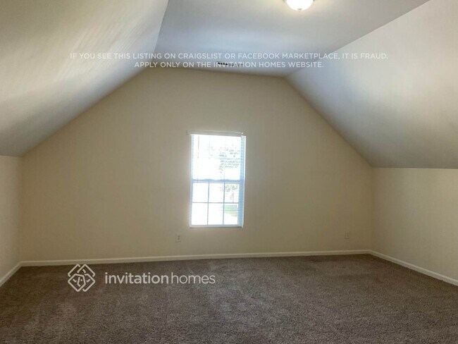 Building Photo - 3750 Burtons Barn St