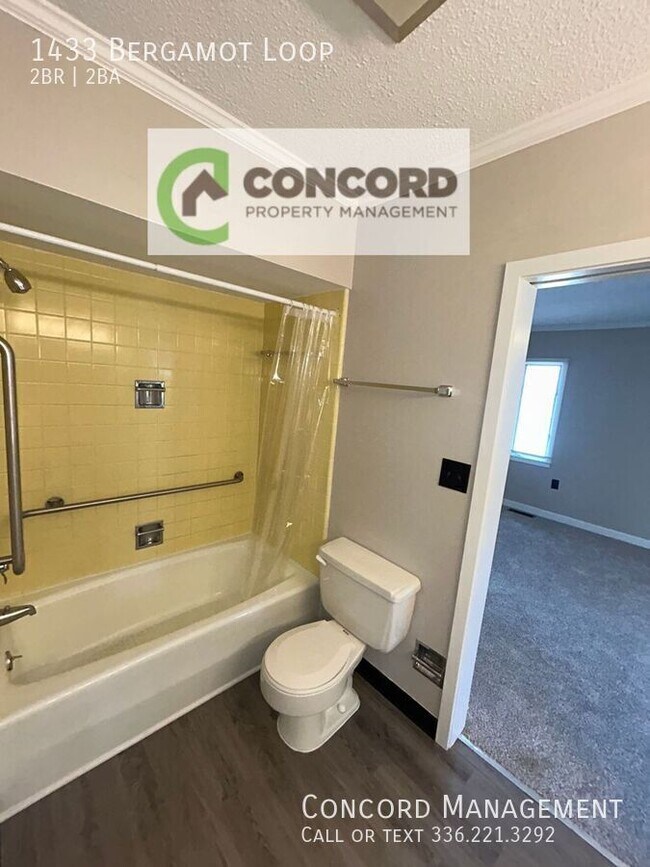 Building Photo - 1433 Bergamot Loop