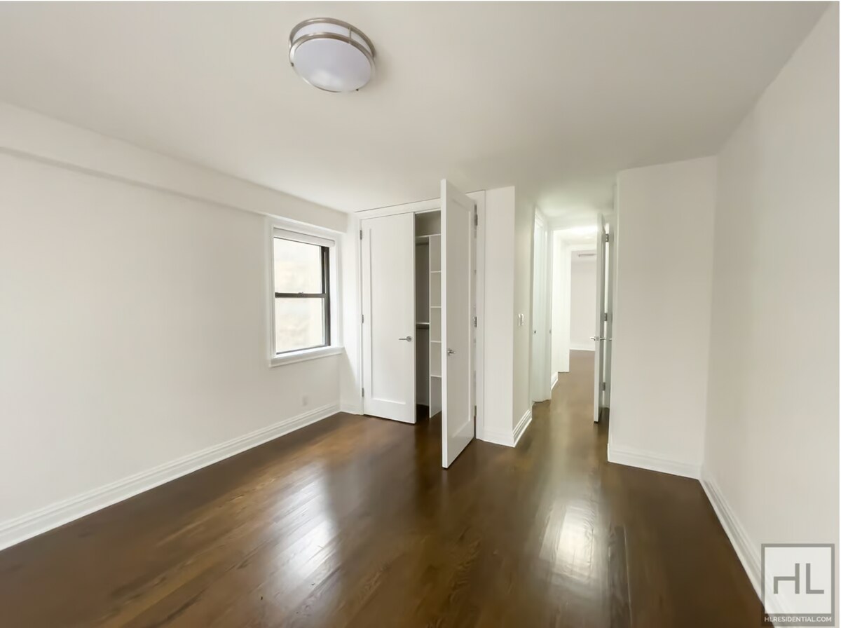 Building Photo - East 89 Street