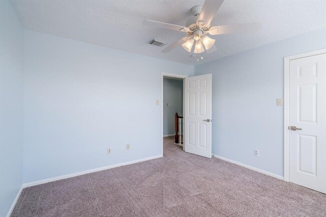 Building Photo - 4330 Heathfield Dr