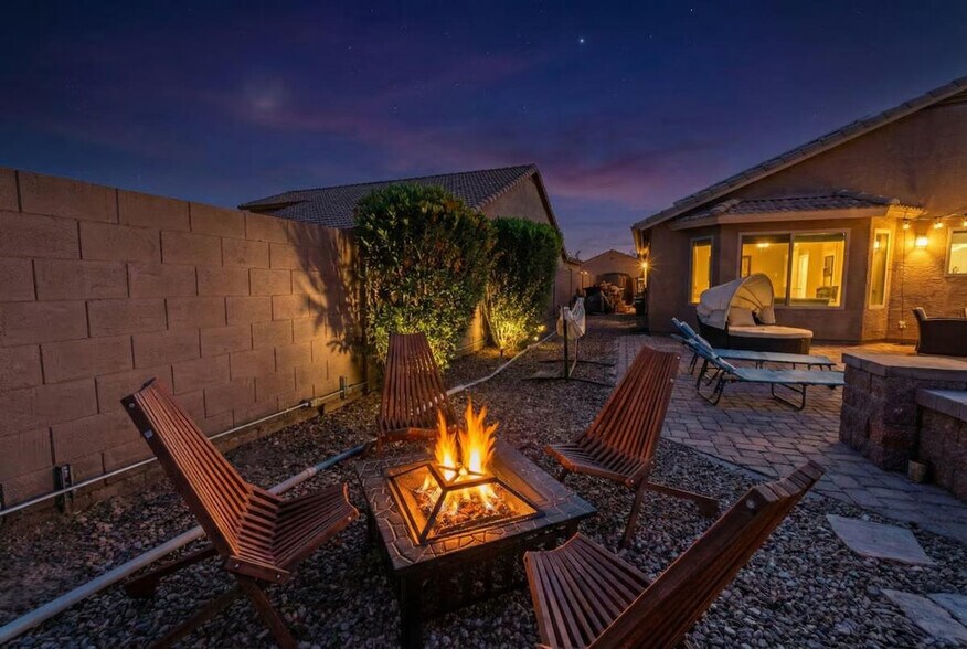 Building Photo - 1546 N Desert Willow St