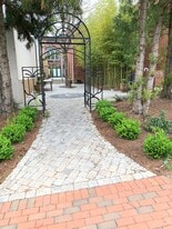 Building Photo - 151 W Main St