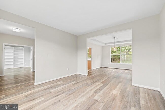 Building Photo - 18865 Crossroads Ct
