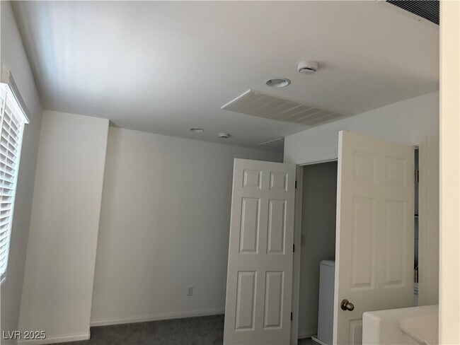 Building Photo - 10233 S Ullom Dr