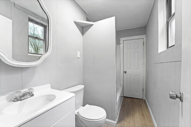 Building Photo - 28 Lydia St