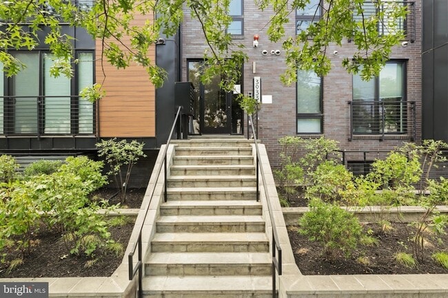 Building Photo - 3933 14th St NW