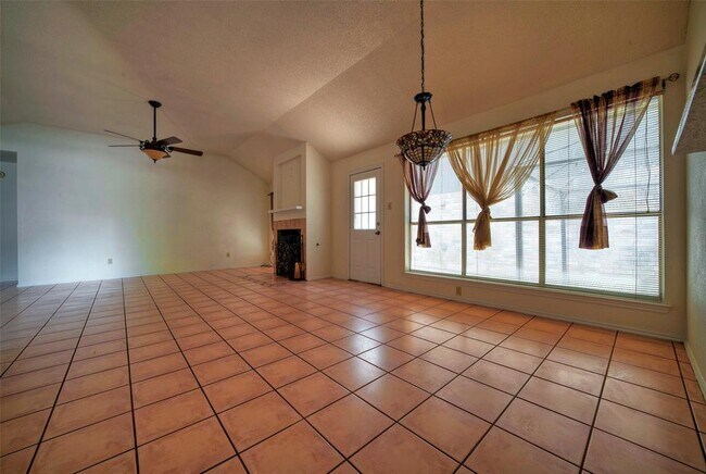 Building Photo - 14400 Levering St