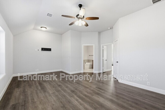 Building Photo - 310 Marigold Ct