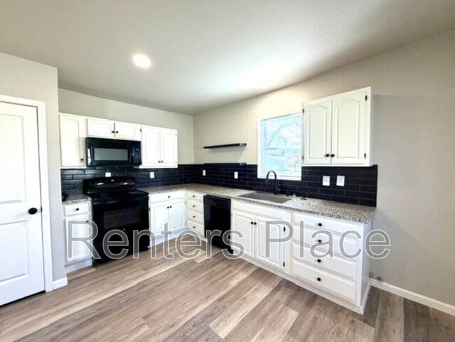 Building Photo - 108 E Mill Ave