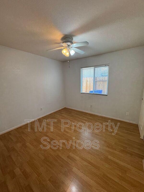 Building Photo - 9440 Stone Springs Dr