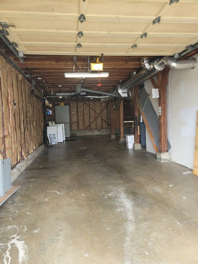 Building Photo - 235 Belhaven Ave