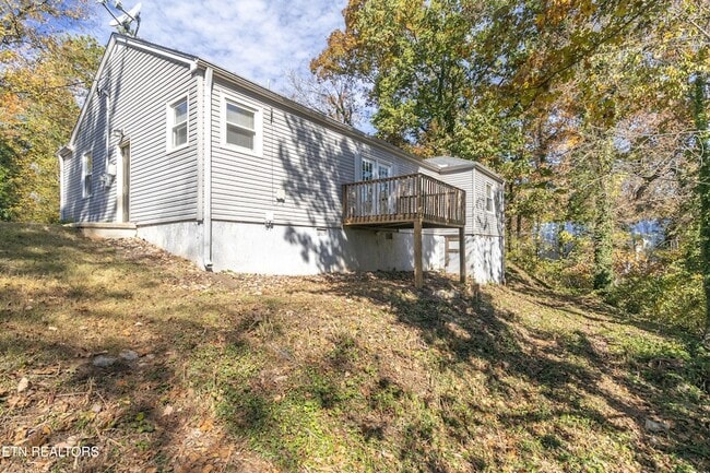 Building Photo - 602 Lookout Ct SE