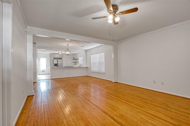 Building Photo - 905 Kern St