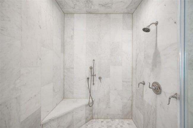 Building Photo - 3868 Olympia Dr