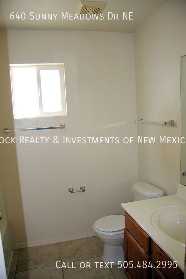 Building Photo - Cute 3 bedroom in Rio Rancho!