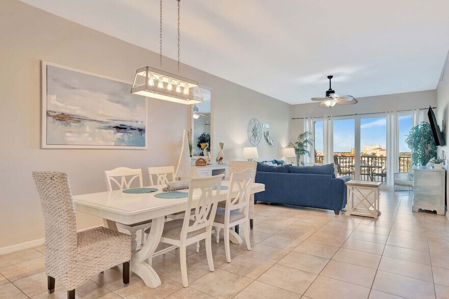 Building Photo - 530 S Gulfview Blvd