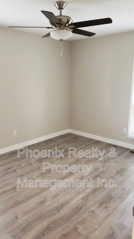 Building Photo - 1362 Tipperary St